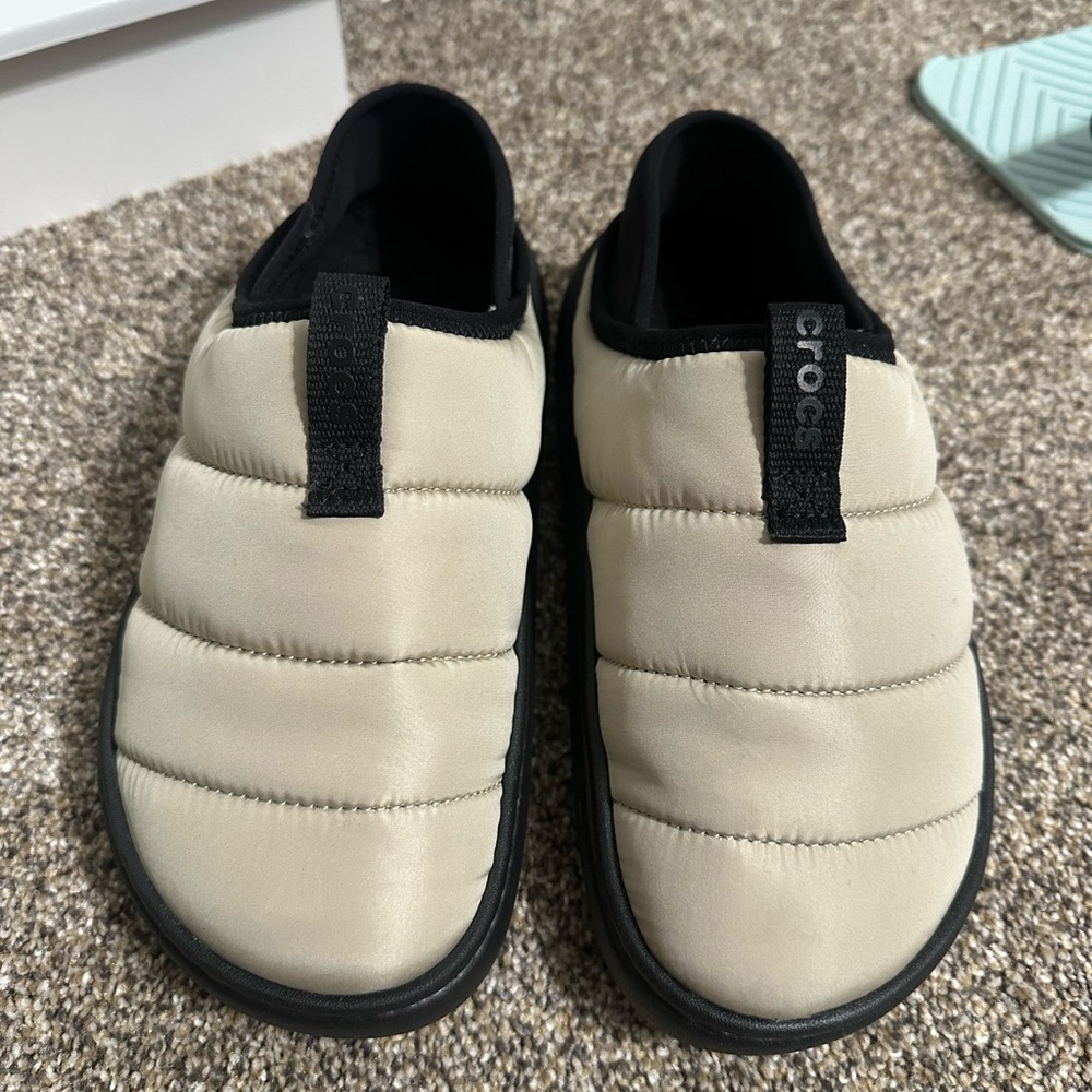 CROCS Kids Slippers in Black and Cream